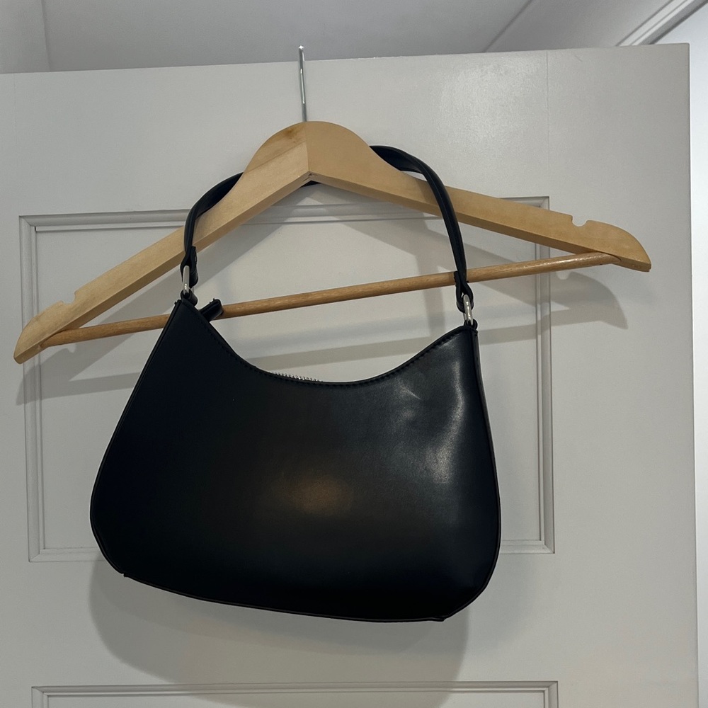 Chic Black Shoulder Bag